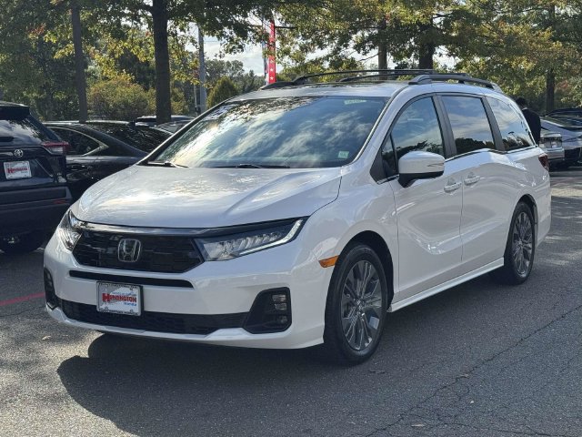 Used 2025 Honda Odyssey Touring image 4