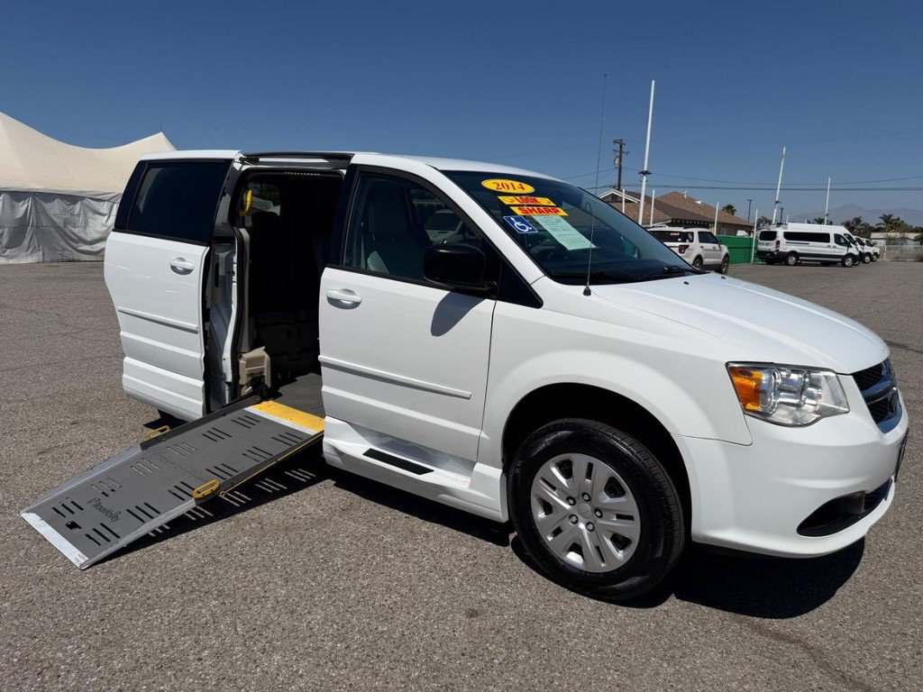 Used 2014 Dodge Grand Caravan SE w/ Quick Order Package 29E SE FWD image 4