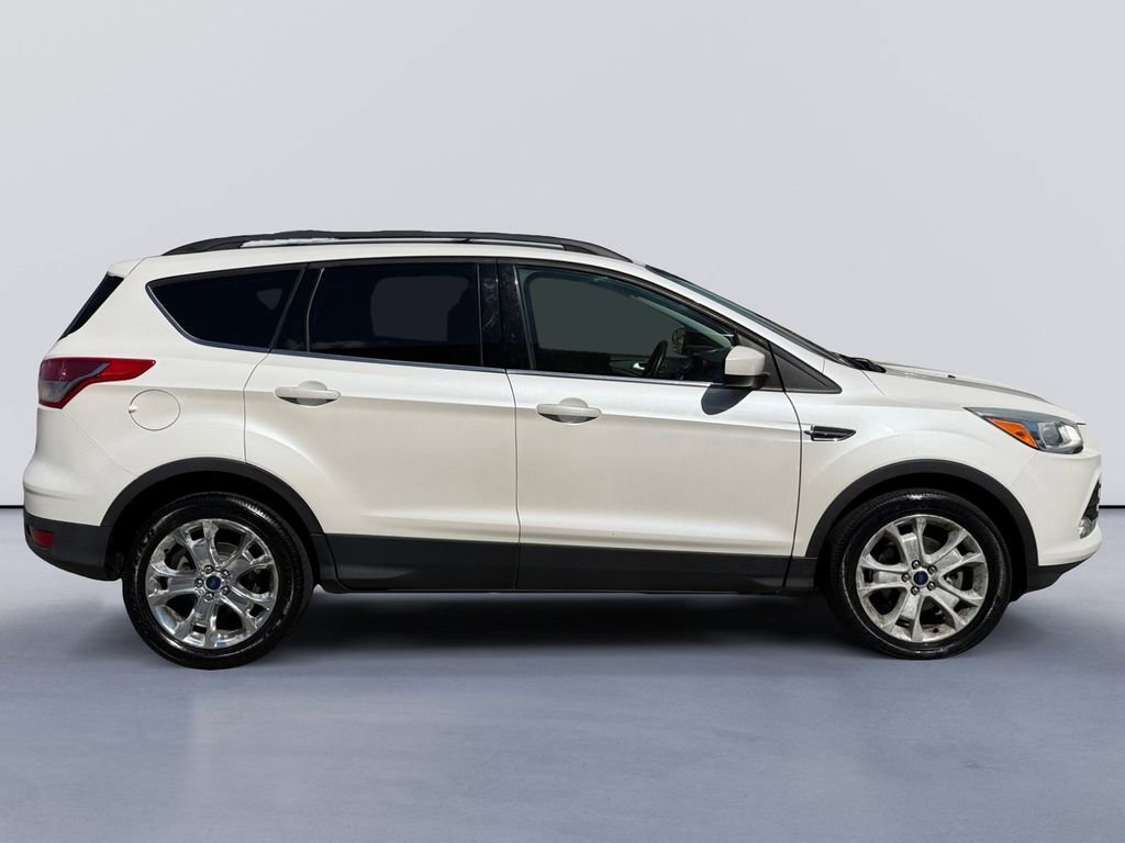 Used 2014 Ford Escape SE w/ Equipment Group 201A image 3
