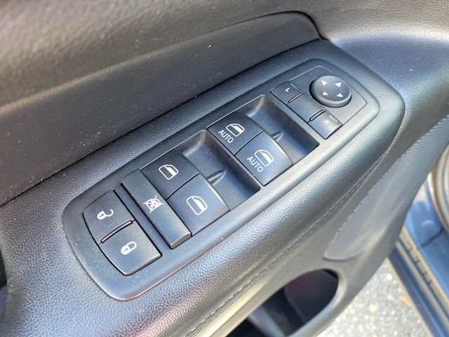 Used 2015 Jeep Grand Cherokee Altitude AWD/4WD image 16