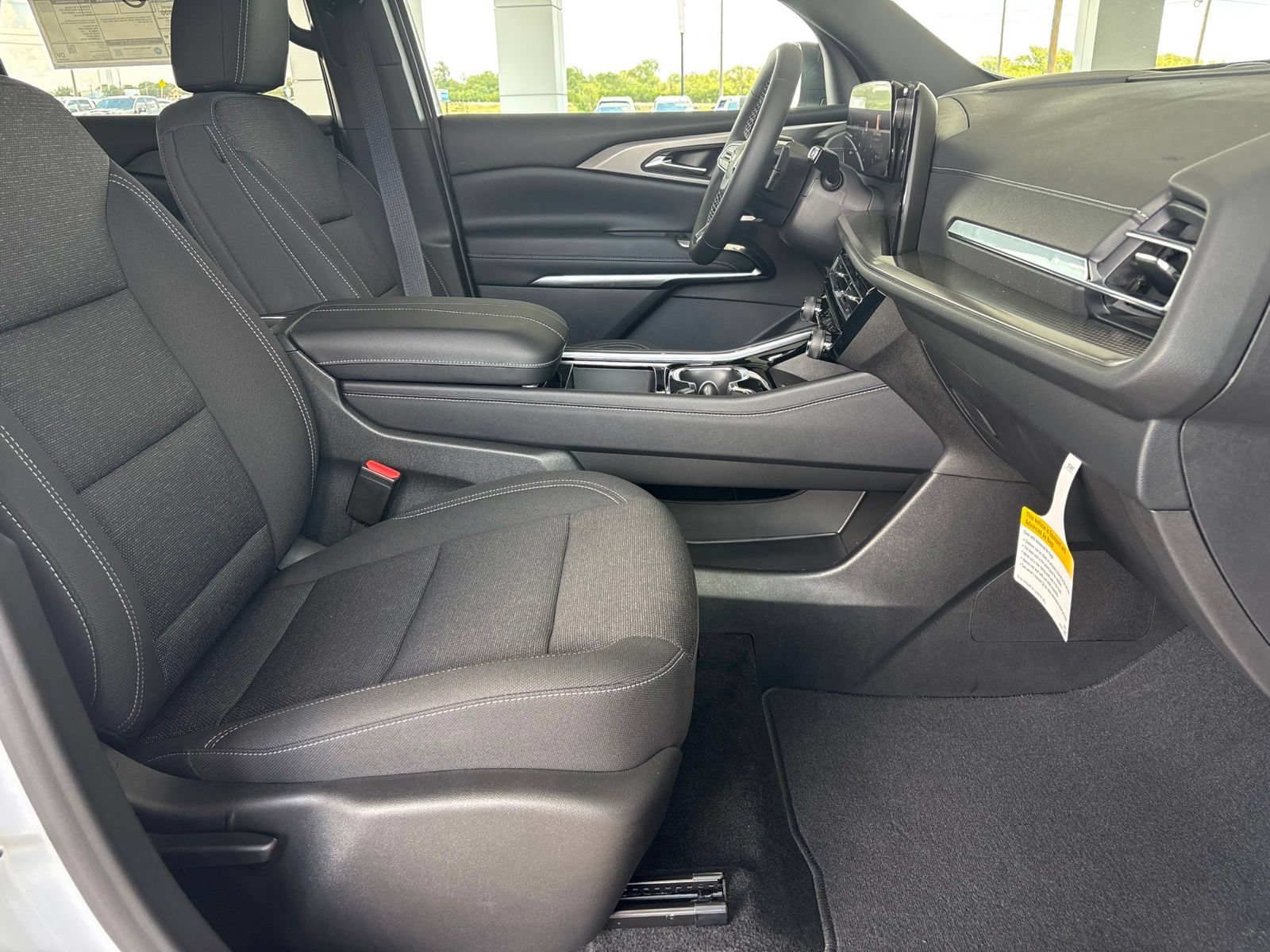 New 2027 Chevrolet Traverse LT w/ Sun and Wheel Package FWD image 22