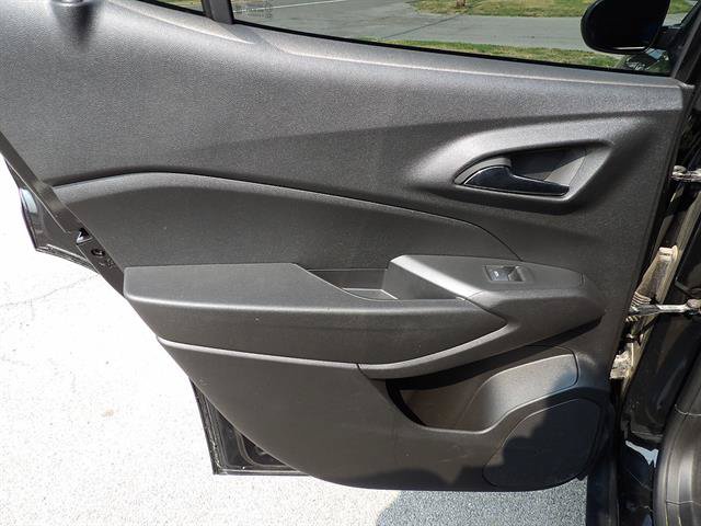 Used 2024 Chevrolet Trax ACTIV w/ Sunroof Package FWD image 31