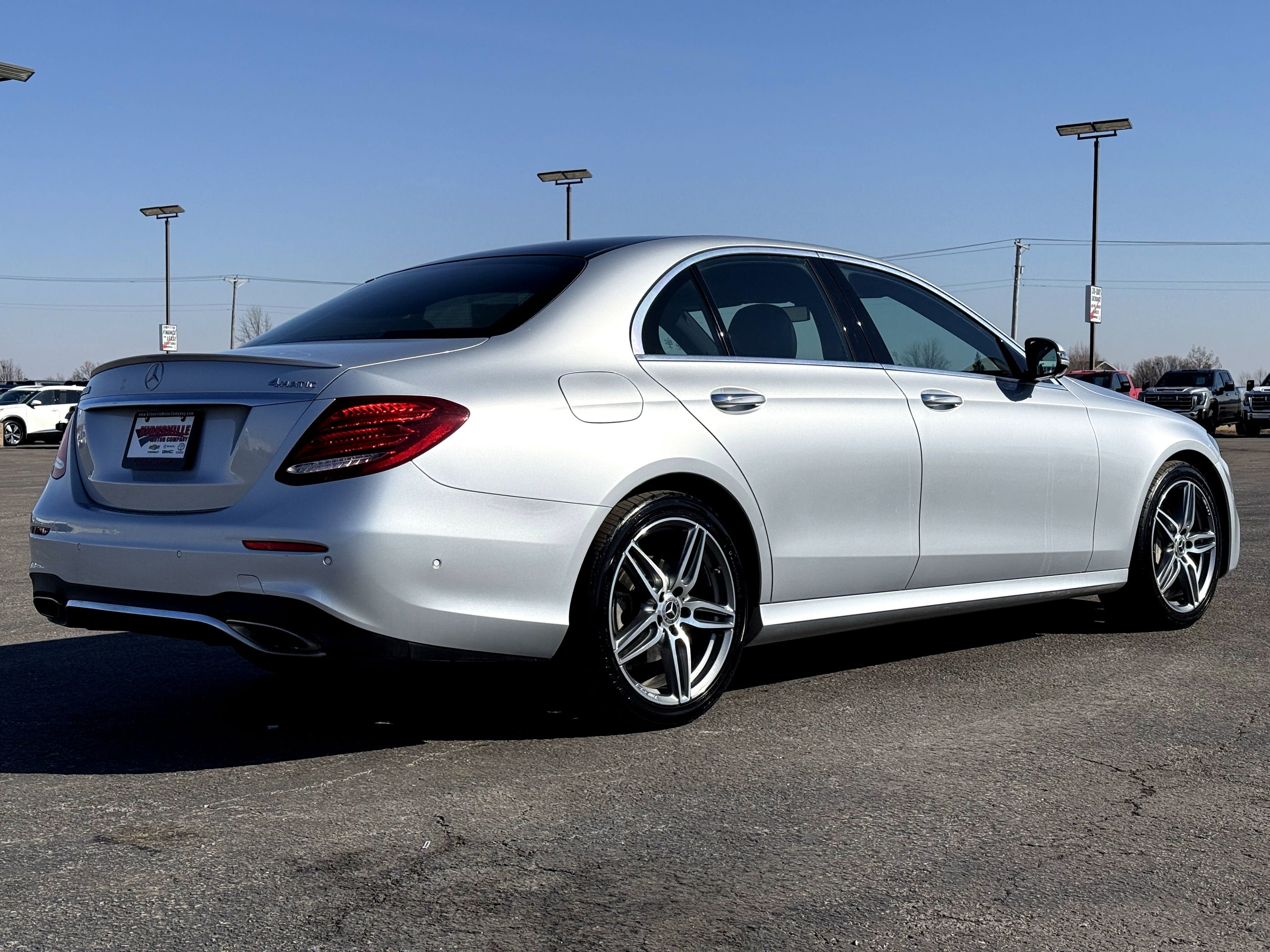 Used 2019 Mercedes-Benz E 300 4MATIC image 3
