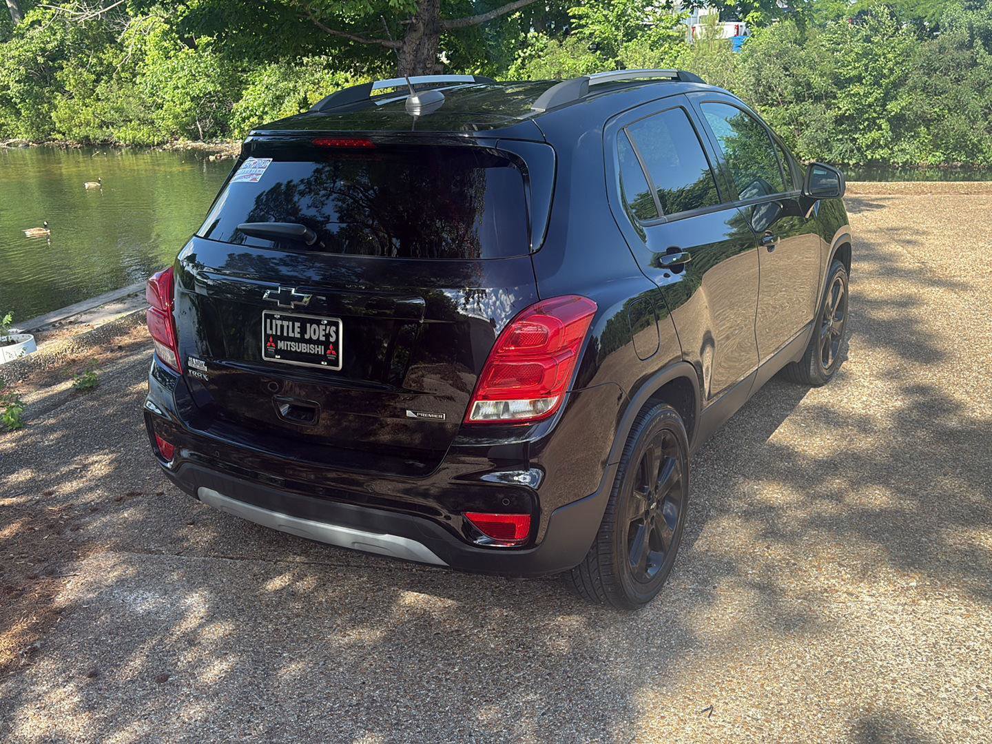 Used 2018 Chevrolet Trax Premier w/ Midnight Edition FWD image 5
