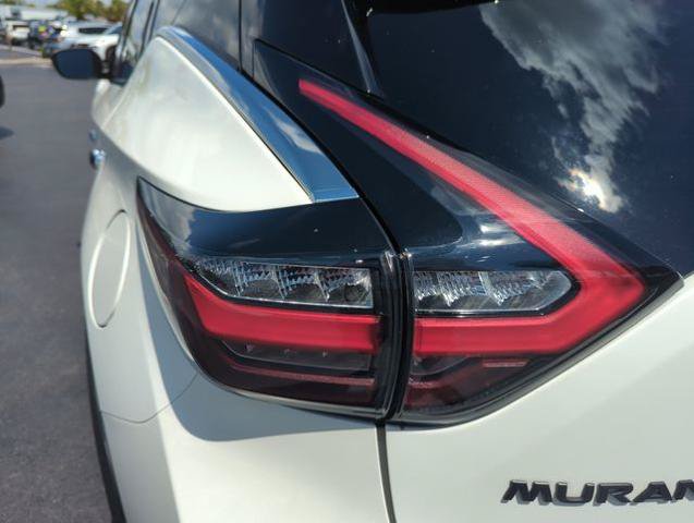 Certified 2024 Nissan Murano SV w/ SV Midnight Edition Package FWD image 18