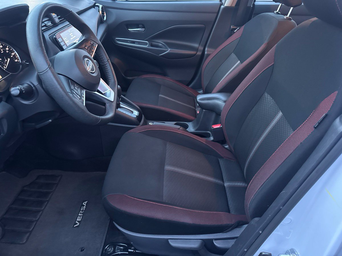 Used 2025 Nissan Versa SR FWD image 15