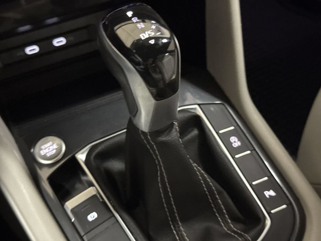 Used 2023 Volkswagen Tiguan SE R-Line FWD image 17