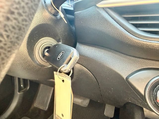 Used 2021 Kia Forte LXS FWD image 28