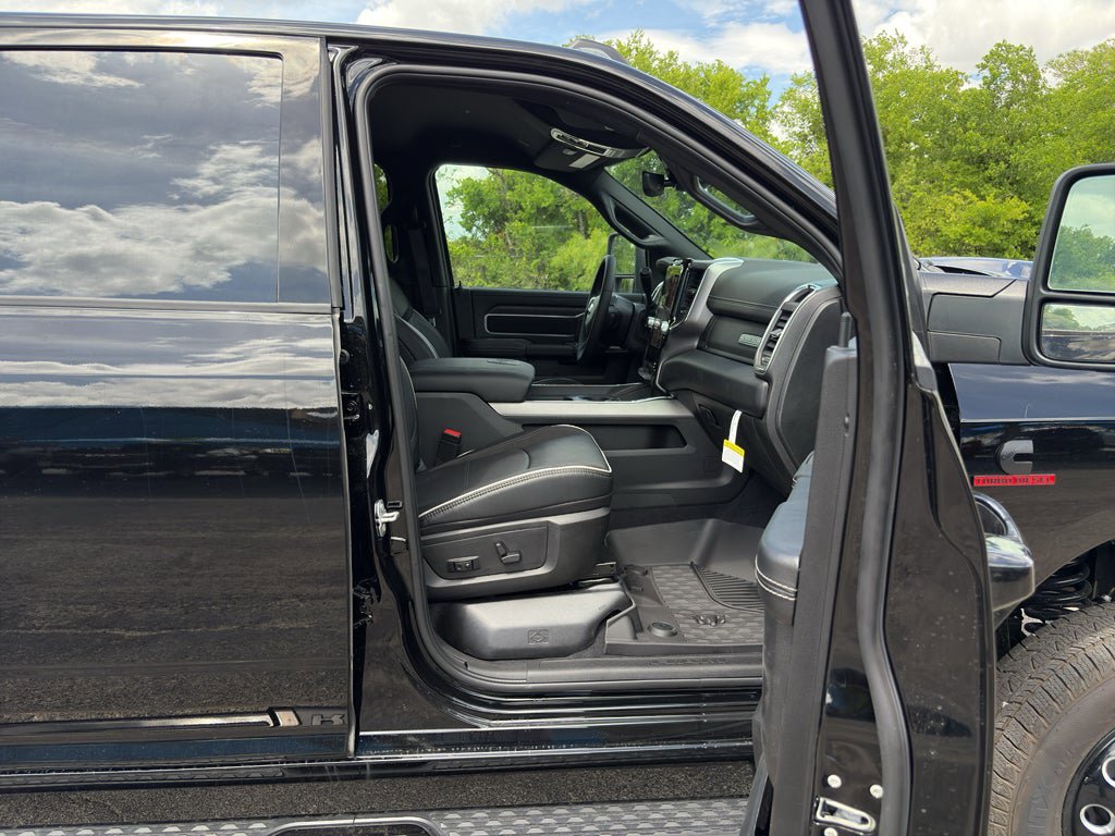 New 2026 RAM 3500 Laramie AWD/4WD image 13