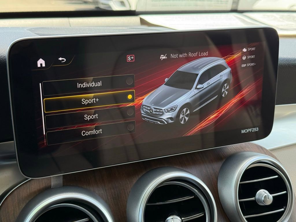 Used 2022 Mercedes-Benz GLC 300 4MATIC w/ Premium Package Lite image 4