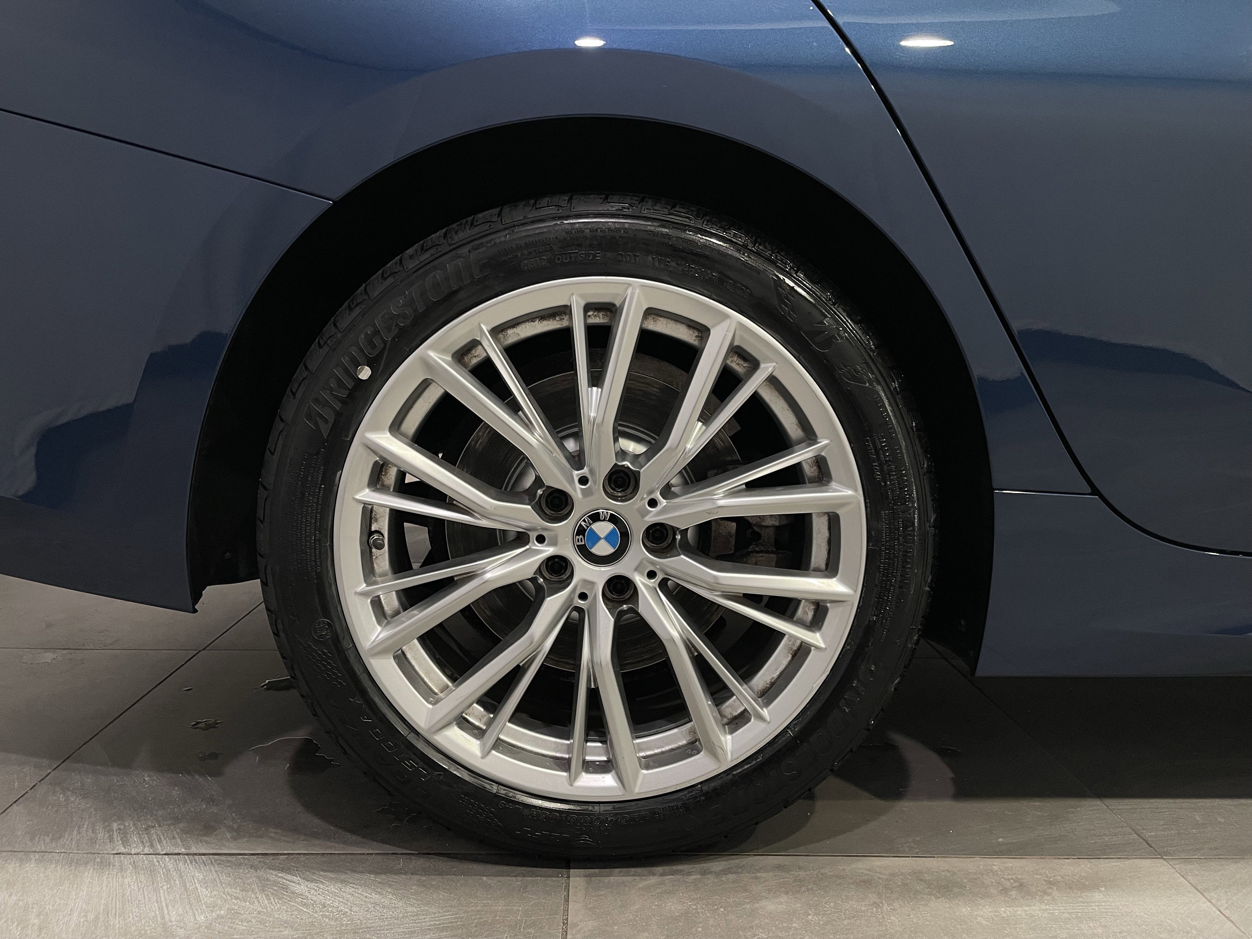 Certified 2023 BMW 330i xDrive Sedan w/ Driving Assistance Package image 9