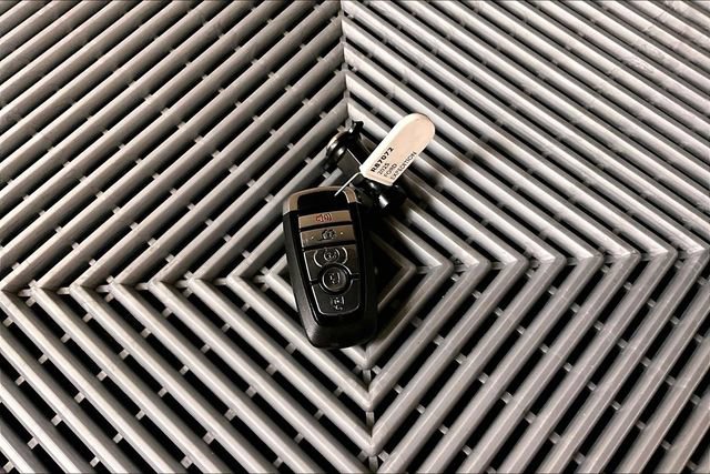 Used 2025 Ford Expedition Platinum image 11