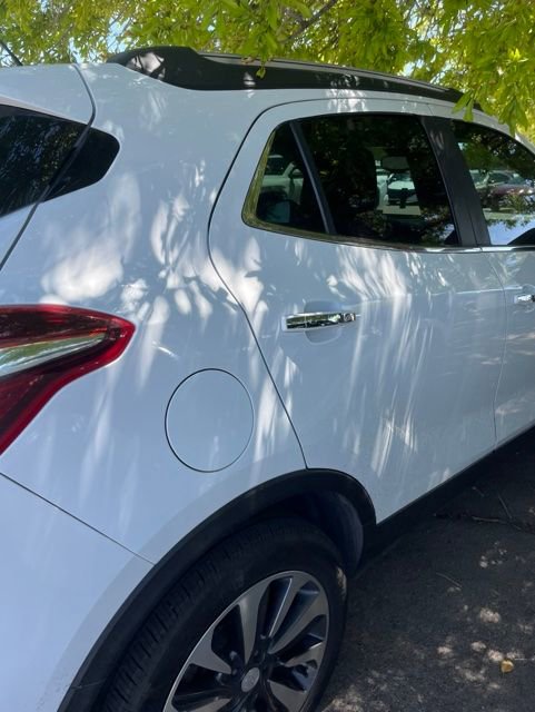 Used 2020 Buick Encore Essence FWD image 12