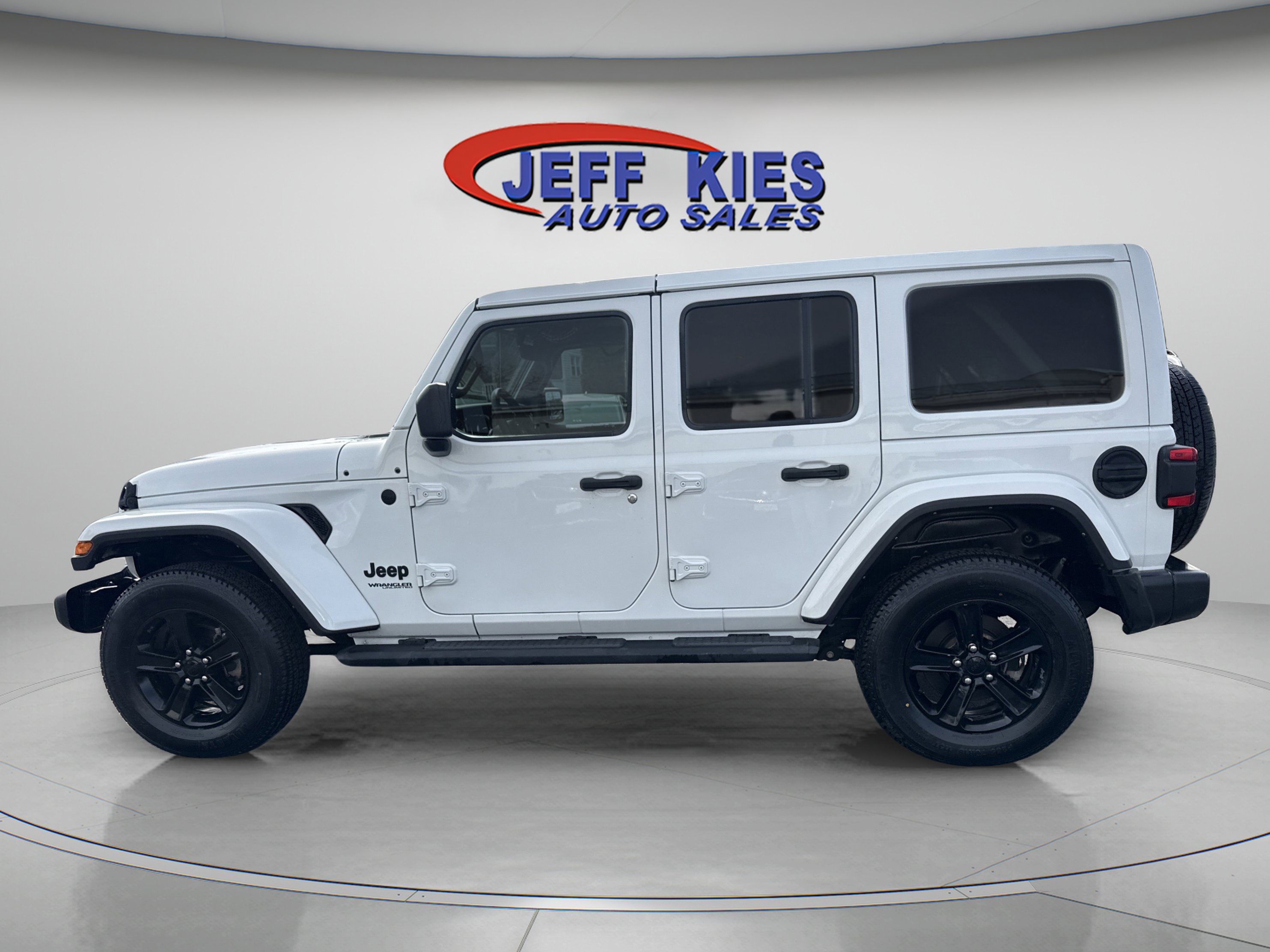 Used 2021 Jeep Wrangler Unlimited Sahara AWD/4WD image 8