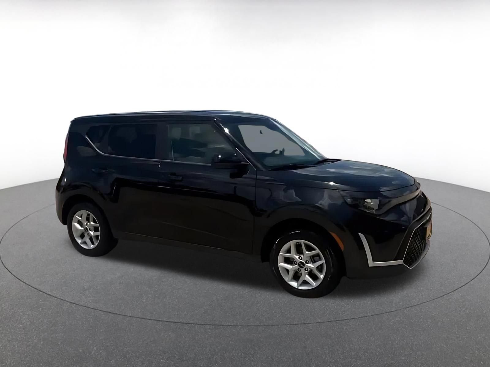 Used 2025 Kia Soul LX w/ LX Technology Package FWD video 2