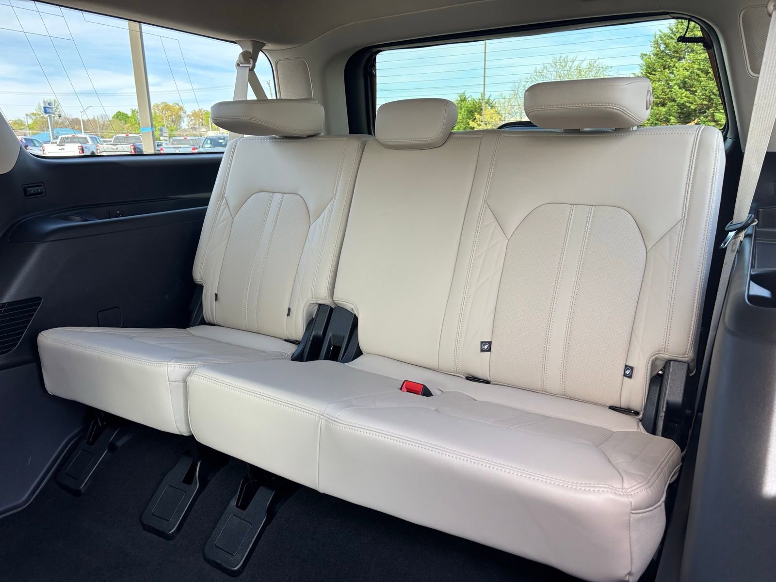 Used 2024 Ford Expedition Max Platinum image 21