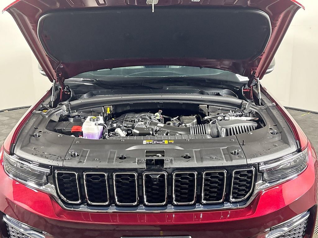 New 2025 Jeep Grand Cherokee Limited image 24