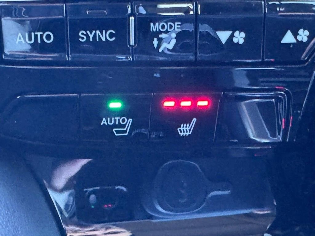 Certified 2024 Acura MDX FWD image 25