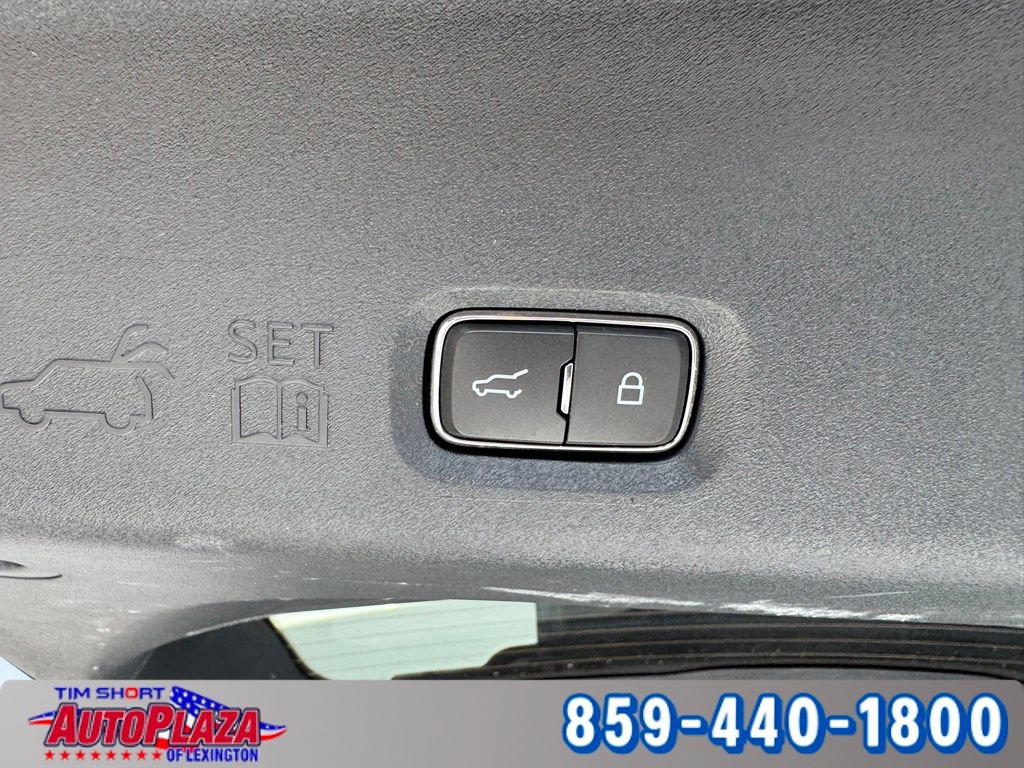Used 2025 Ford Expedition Active AWD/4WD image 38