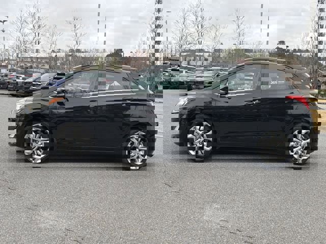 Used 2014 Hyundai Elantra GT w/ Option Group 03 image 3