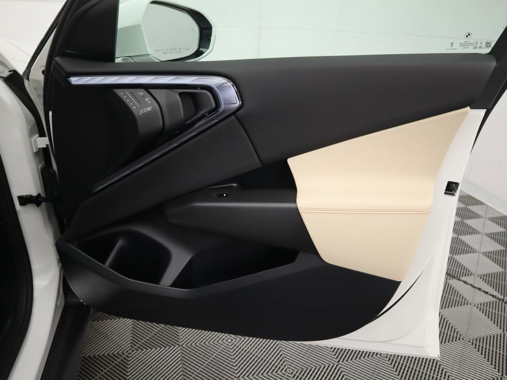 Certified 2025 BMW X3 xDrive30i w/ Premium Package image 27