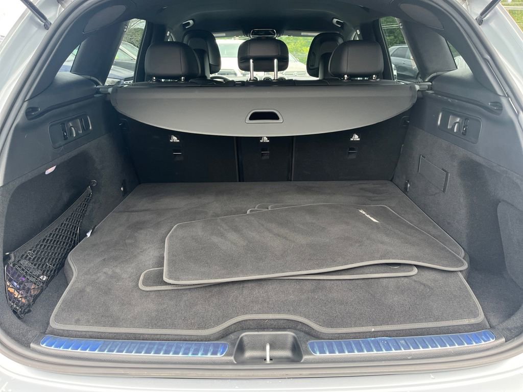 Used 2025 Mercedes-Benz GLC 350e 4MATIC image 18