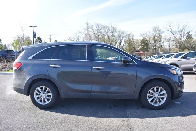 Used 2018 Kia Sorento LX FWD image 2