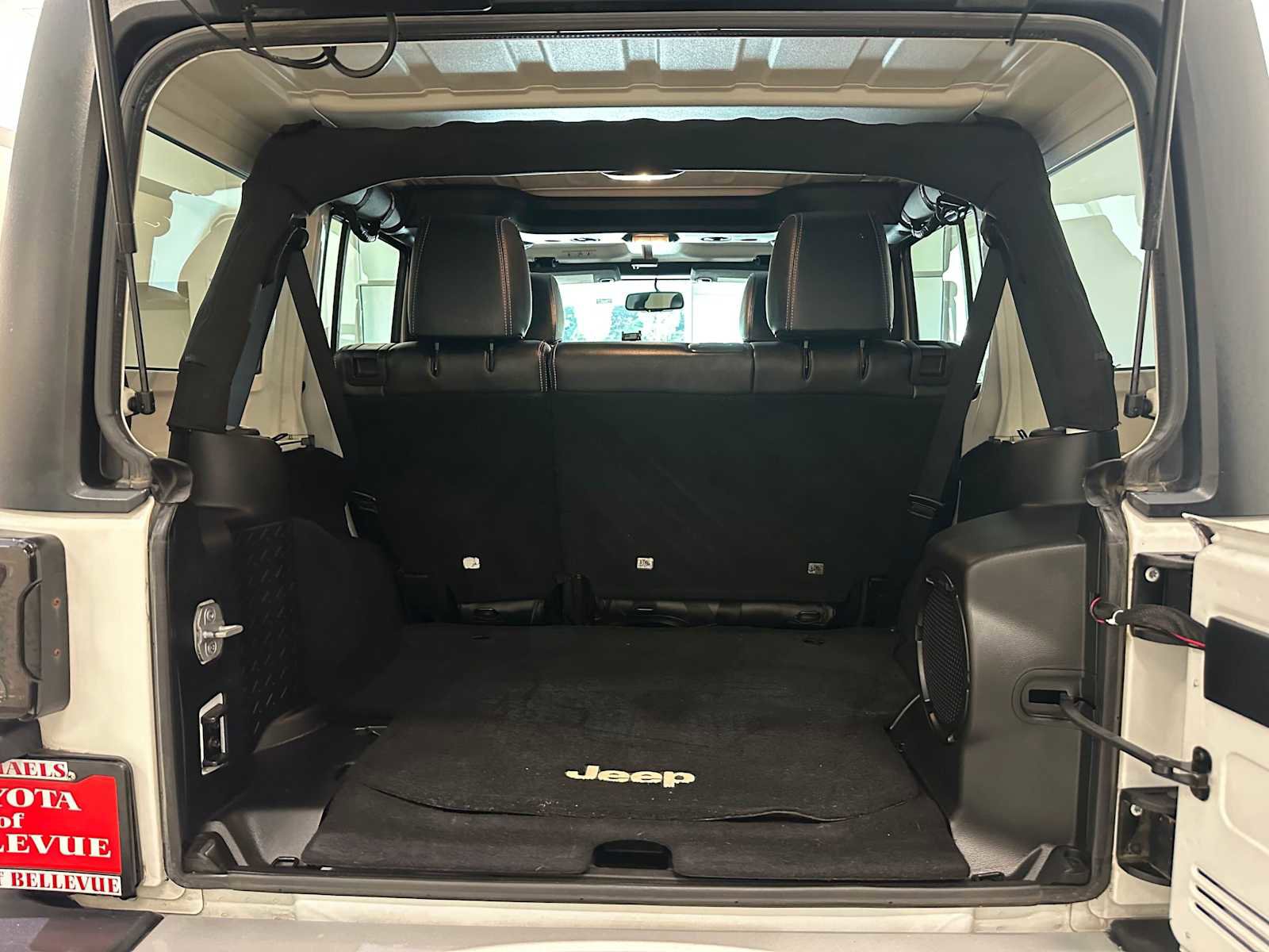 Used 2013 Jeep Wrangler Unlimited Sahara w/ Connectivity Group AWD/4WD image 28