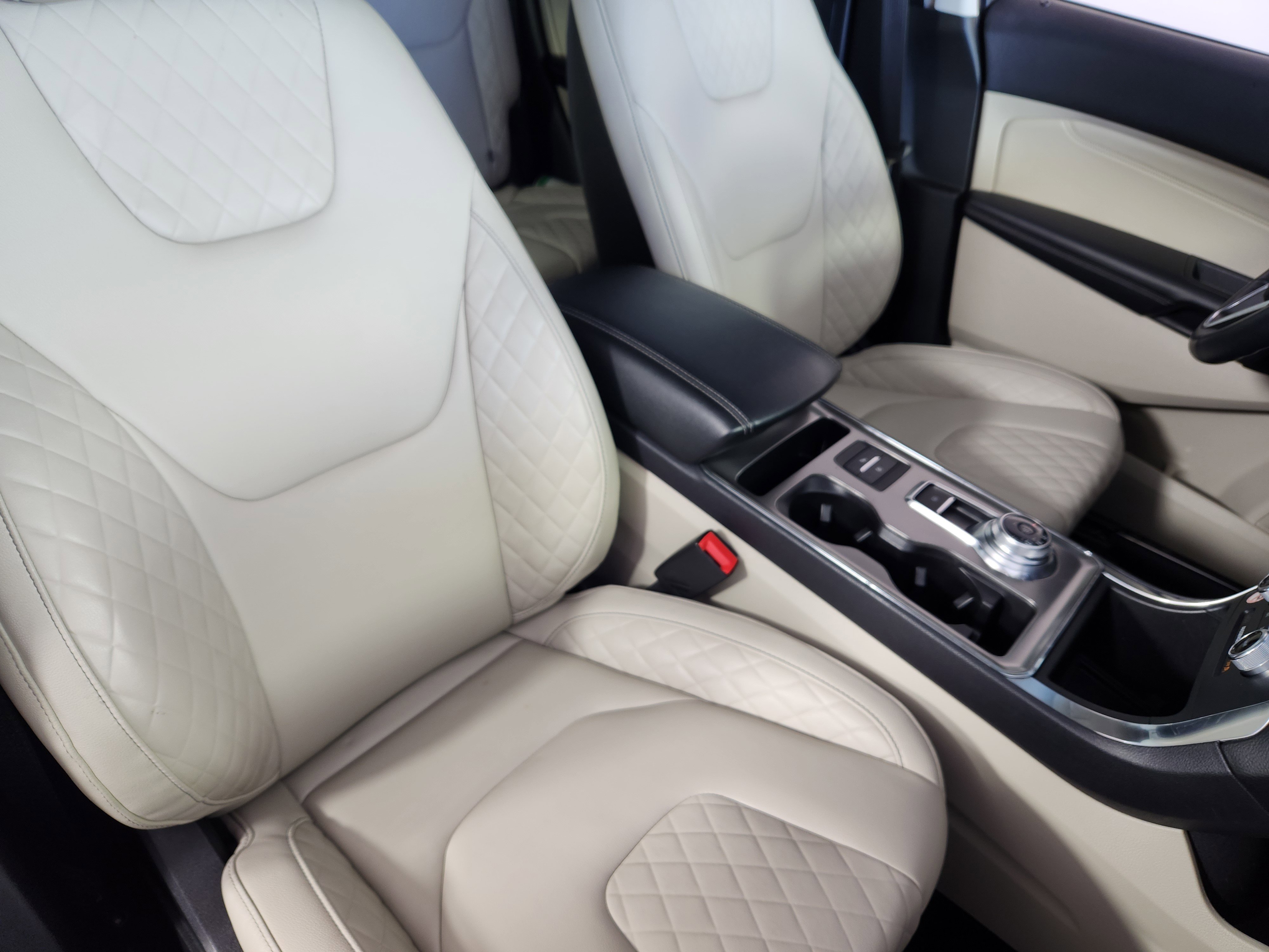 Used 2023 Ford Edge Titanium AWD/4WD image 10