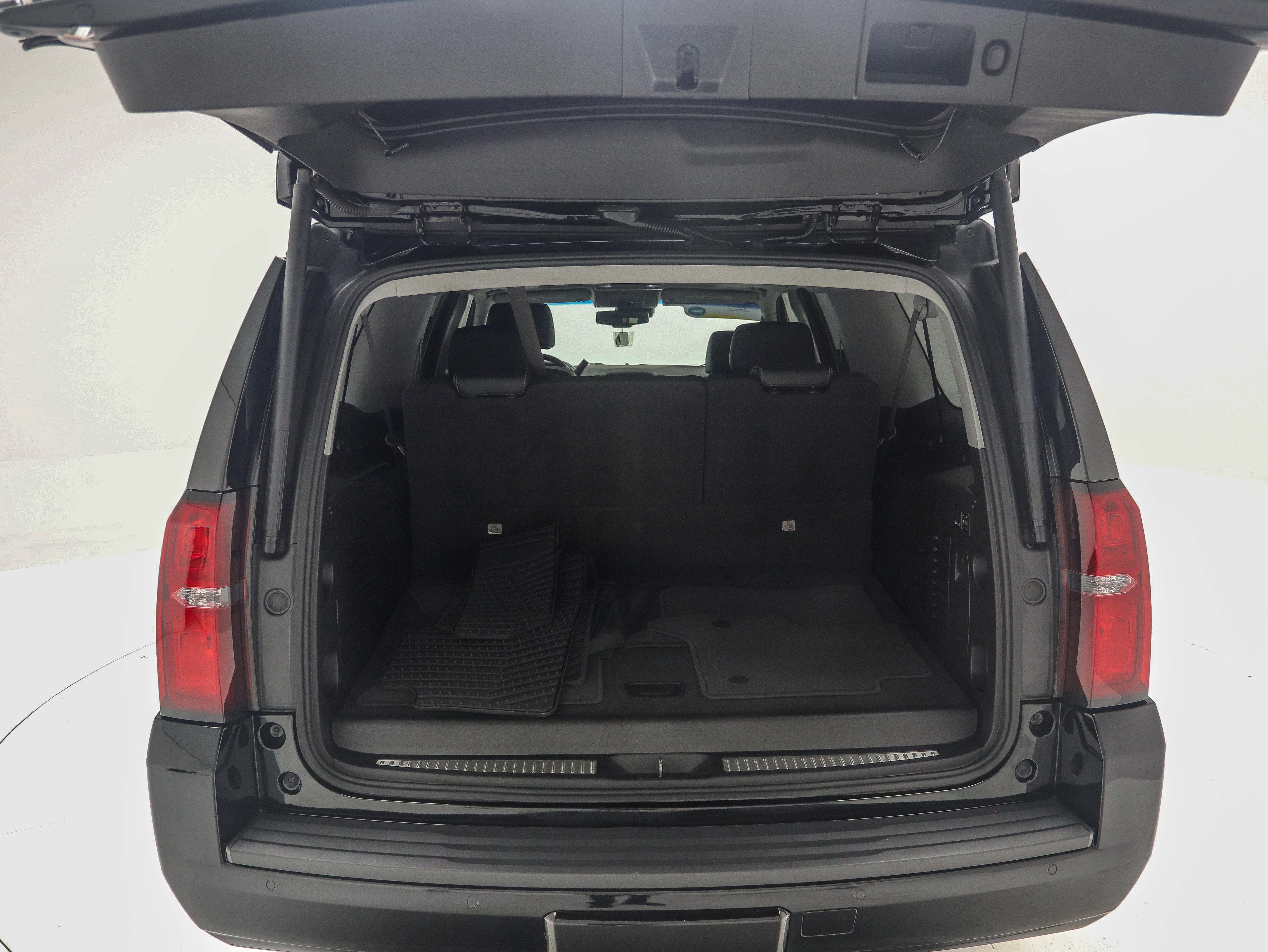 Used 2020 Chevrolet Suburban Premier AWD/4WD image 11