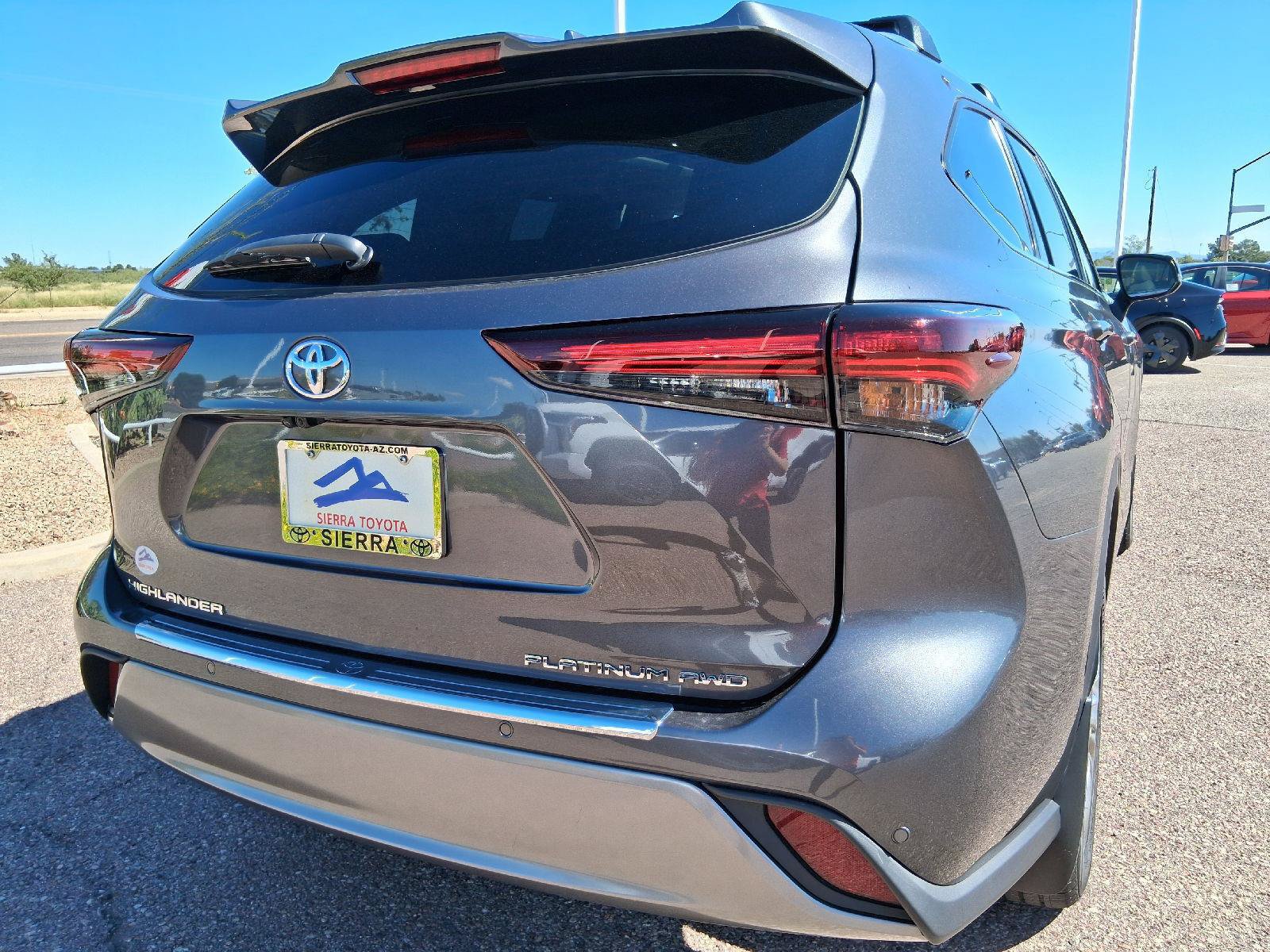 Certified 2024 Toyota Highlander Platinum AWD/4WD image 15