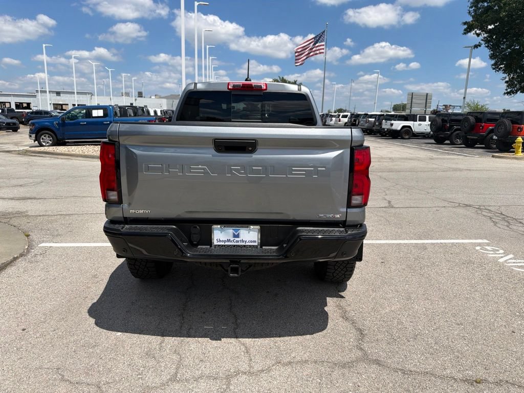 Used 2025 Chevrolet Colorado ZR2 w/ Technology Package AWD/4WD image 12