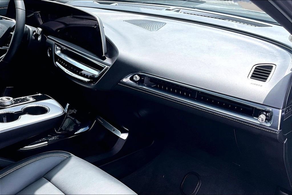 Certified 2024 Cadillac Lyriq Tech w/ LPO, Floor Liner Package AWD/4WD image 26