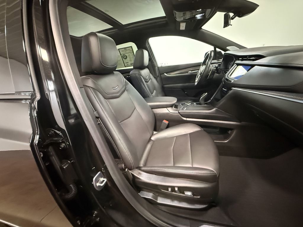 Used 2024 Cadillac XT5 Sportv w/ Technology Package image 13