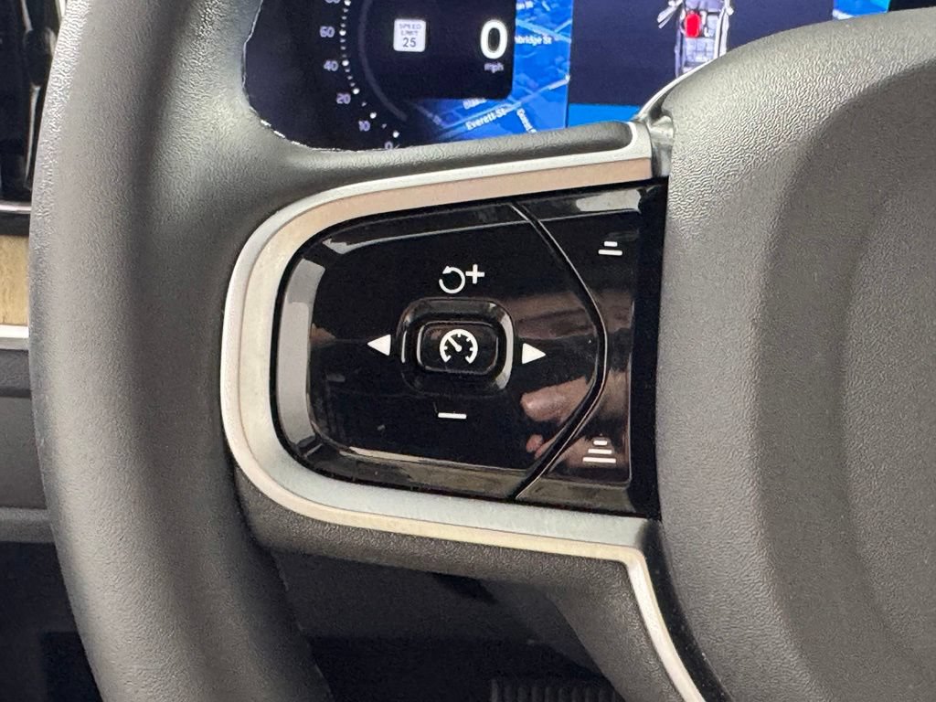 Certified 2026 Volvo XC60 B5 Plus AWD/4WD image 28