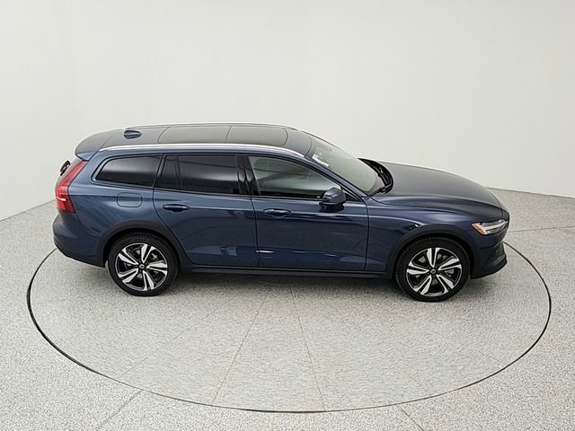 New 2026 Volvo V60 B5 Cross Country Plus w/ Climate Package image 16