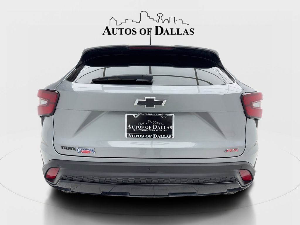 Used 2025 Chevrolet Trax RS w/ Sunroof Package image 9