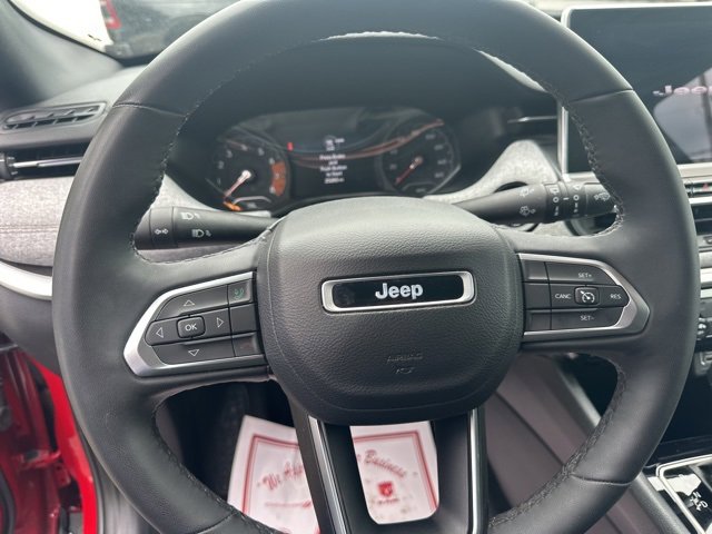 Used 2023 Jeep Compass Latitude image 13