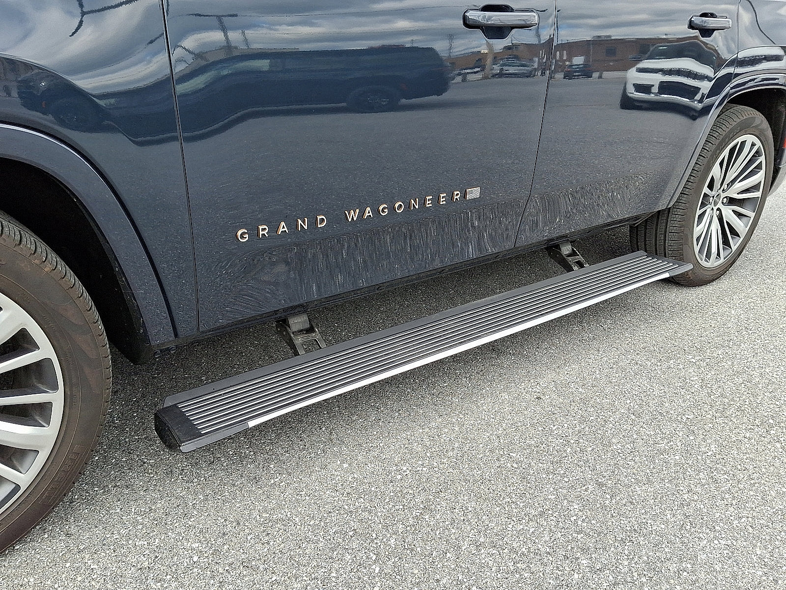 Used 2024 Jeep Grand Wagoneer Series III image 33