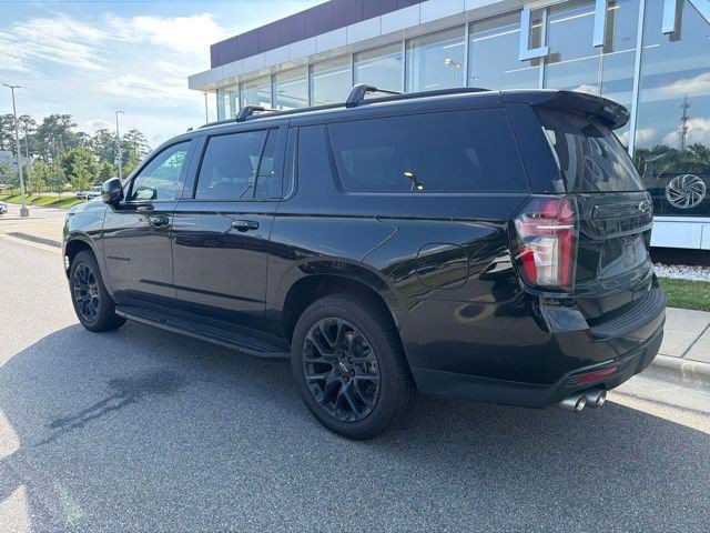 Used 2023 Chevrolet Suburban RST w/ Sport Performance Package AWD/4WD image 3