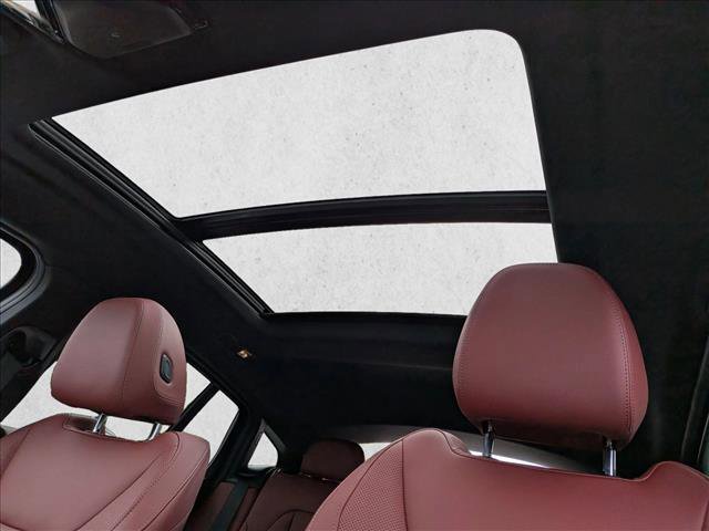 Used 2025 BMW X4 xDrive30i AWD/4WD image 15