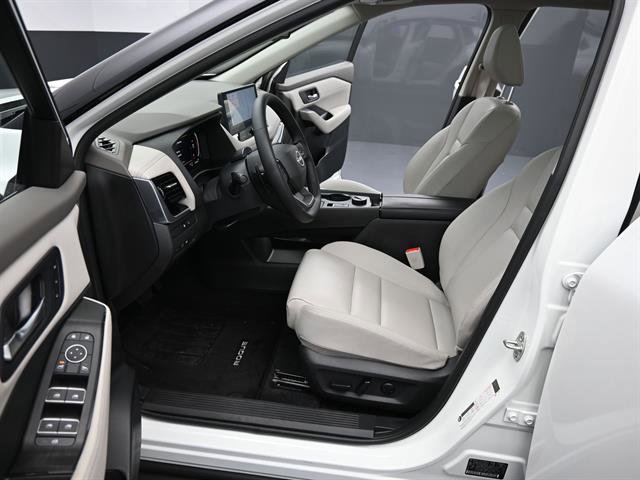 Used 2025 Nissan Rogue SL w/ Tech Package AWD/4WD image 16