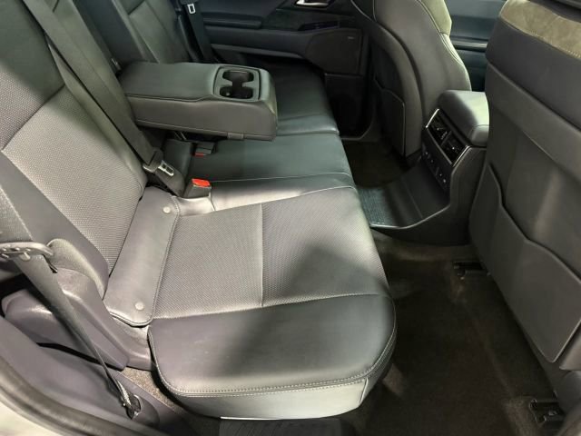 Used 2024 Lexus GX 550 image 31