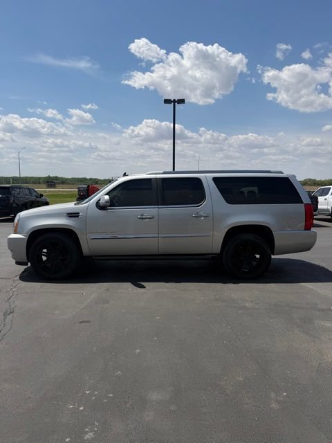 Used 2010 Cadillac Escalade ESV Premium AWD/4WD image 5
