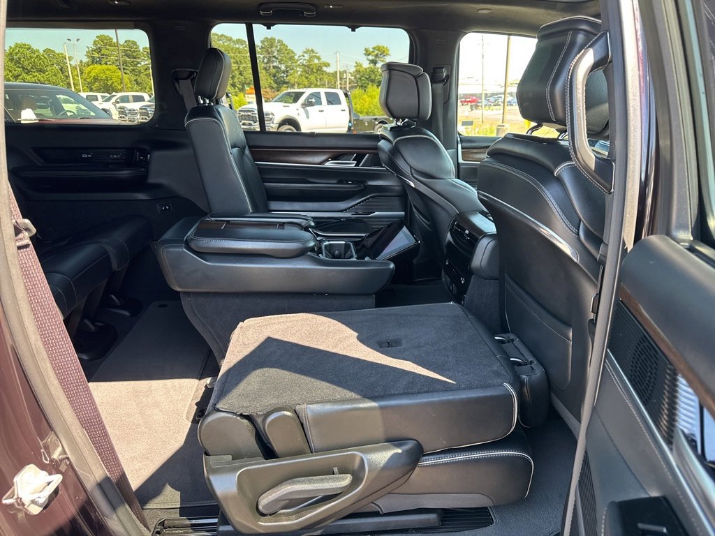 Used 2023 Jeep Grand Wagoneer L Series II image 22