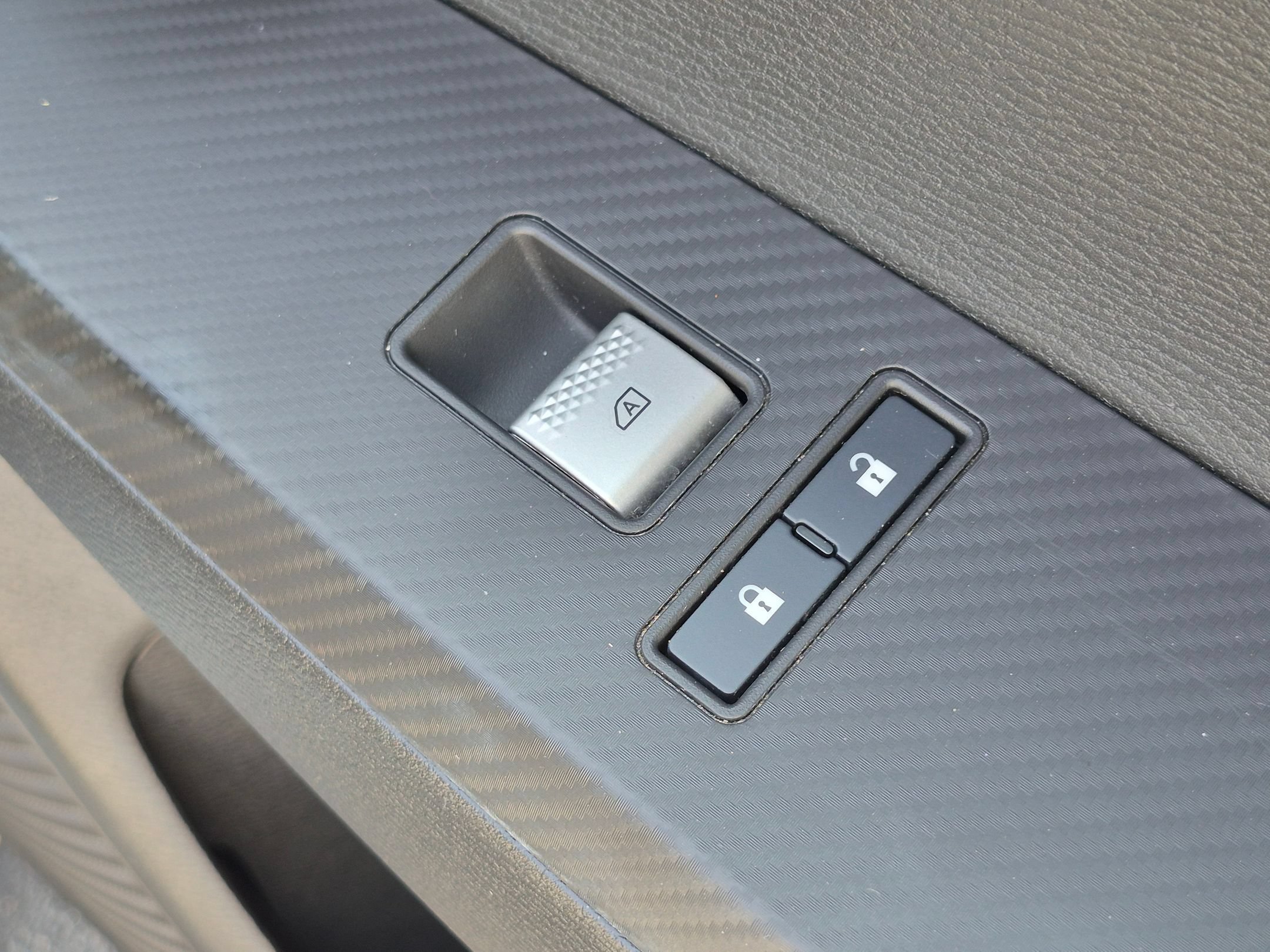 Used 2025 Mitsubishi Outlander AWD image 37