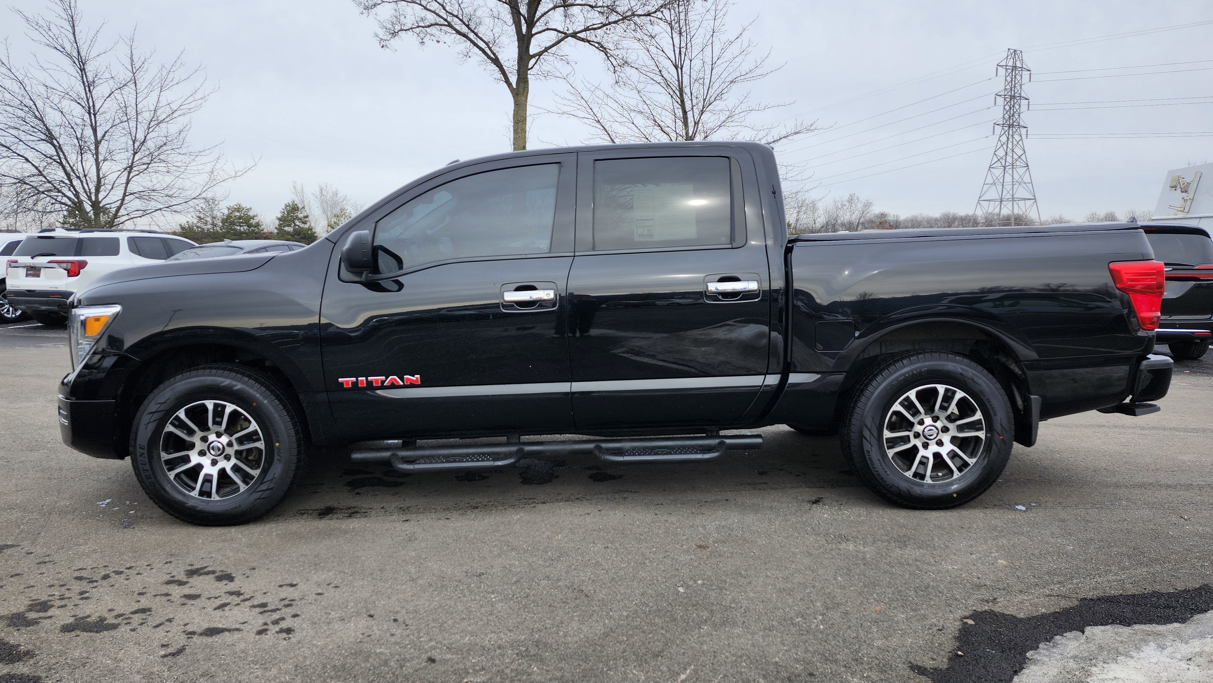 Used 2021 Nissan Titan SV w/ Accessory Utility Package image 14