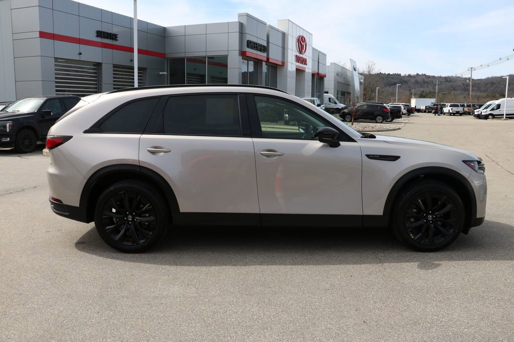 Used 2025 MAZDA CX-90 3.3 Turbo w/ Premium Sport Pkg image 4