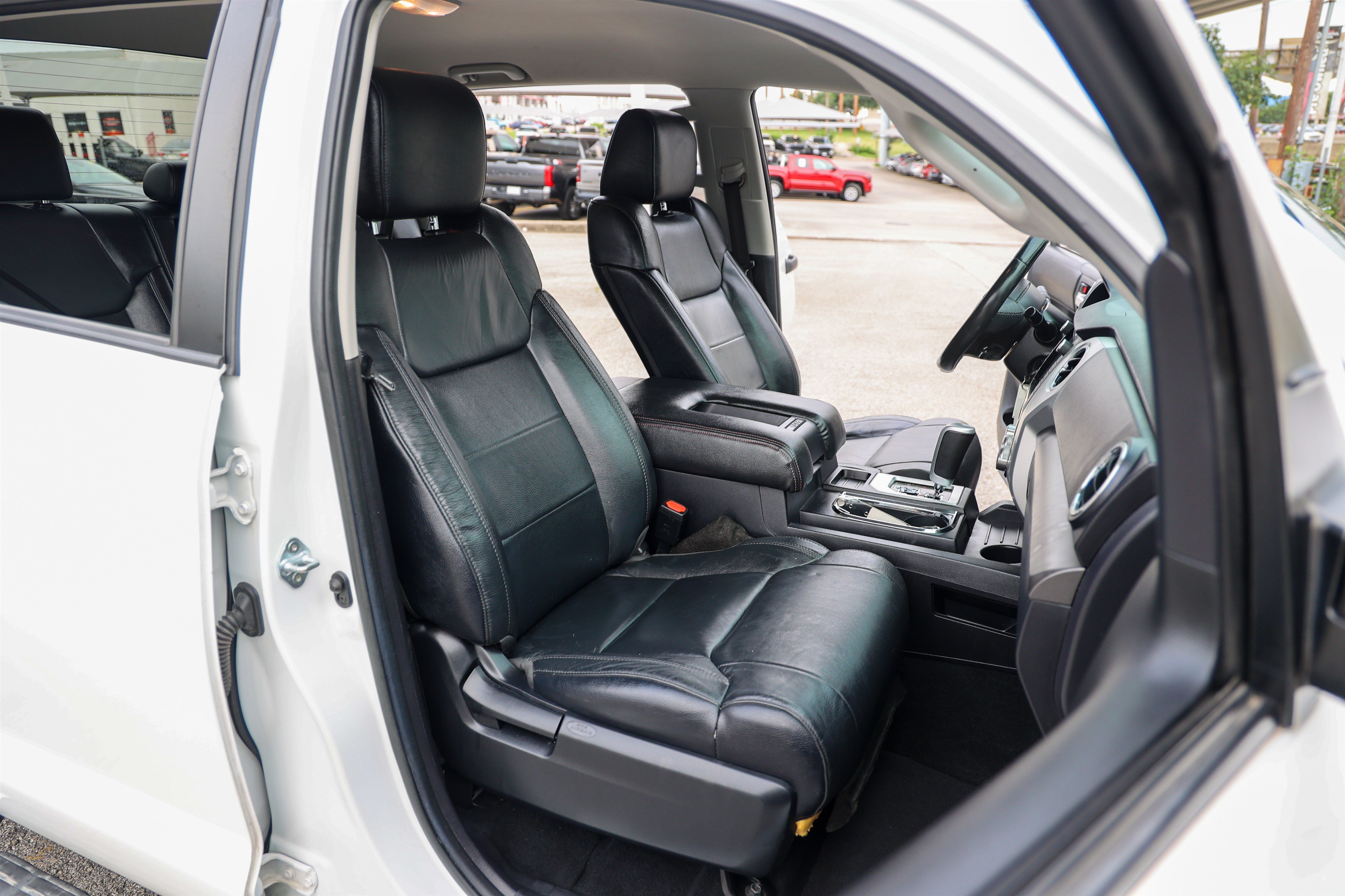 Used 2021 Toyota Tundra SR5 w/ SR5 Leather Package RWD image 43
