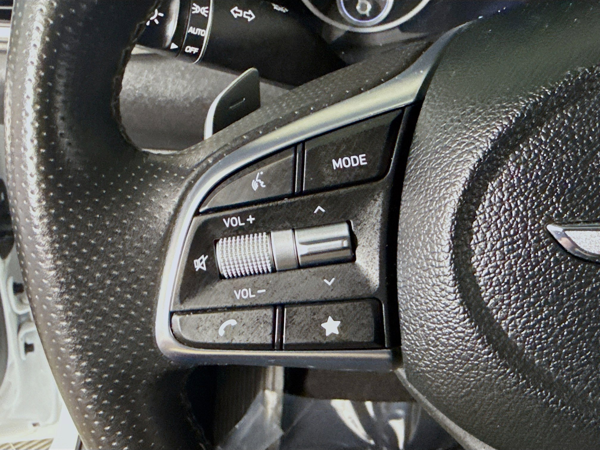 Used 2022 Genesis G70 3.3T image 14